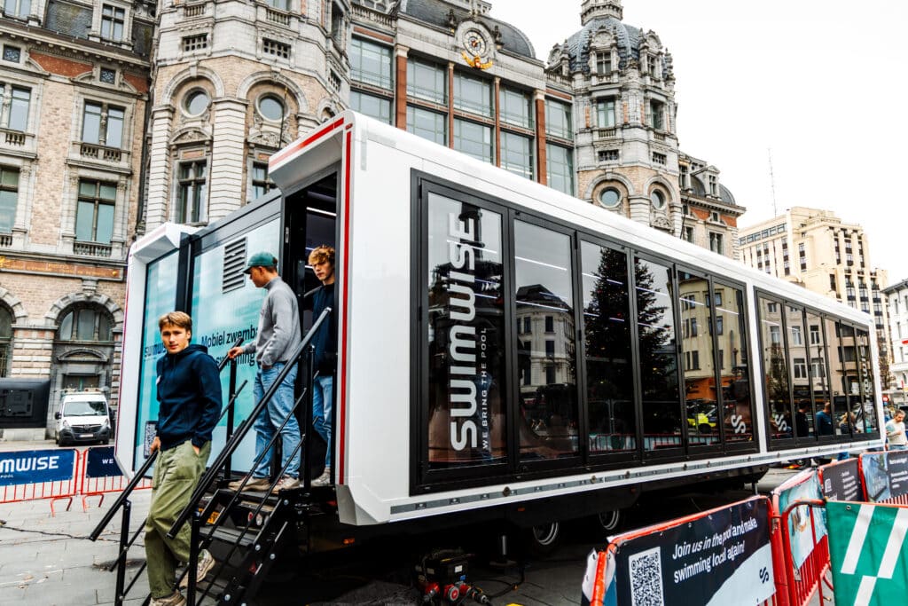 Mobiel zwembad van Swimwise op het sportinnovatiecongres in Antwerpen